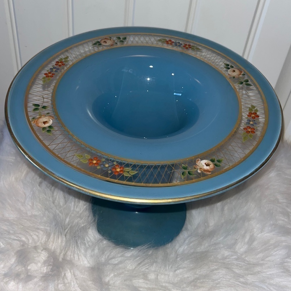 WESTMORLAND (unsigned) beautiful blue floral pedestal vase vintage